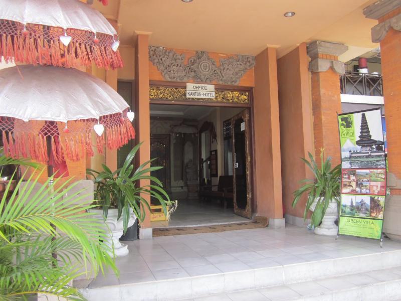 Oyo 3244 Grand Chandra Hotel เดนปาซาร์ ภายนอก รูปภาพ